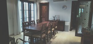 Living Room in 3 BHK Apartment at Golf Links – for Rent