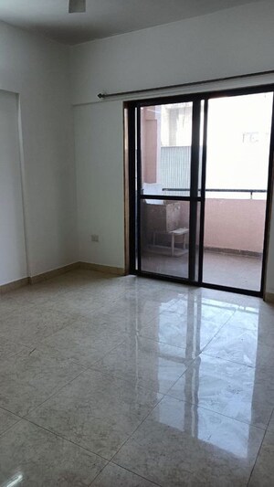 Room in 2 BHK Apartment at Magarpatta City Cosmos, Magarpatta Road – for Rent