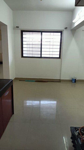Room in 2 BHK Apartment at Magarpatta City Cosmos, Magarpatta Road – for Rent