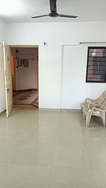 Room in 2 BHK Apartment at Magarpatta City Cosmos, Magarpatta Road – for Rent