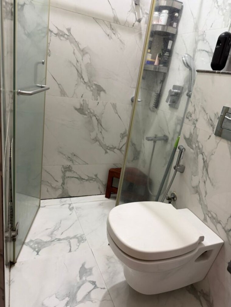 Bathroom, raheja-ridgewood 1.5 Bedroom 560 Sq.Ft. Apartment In Goregaon East Mumbai 9724296