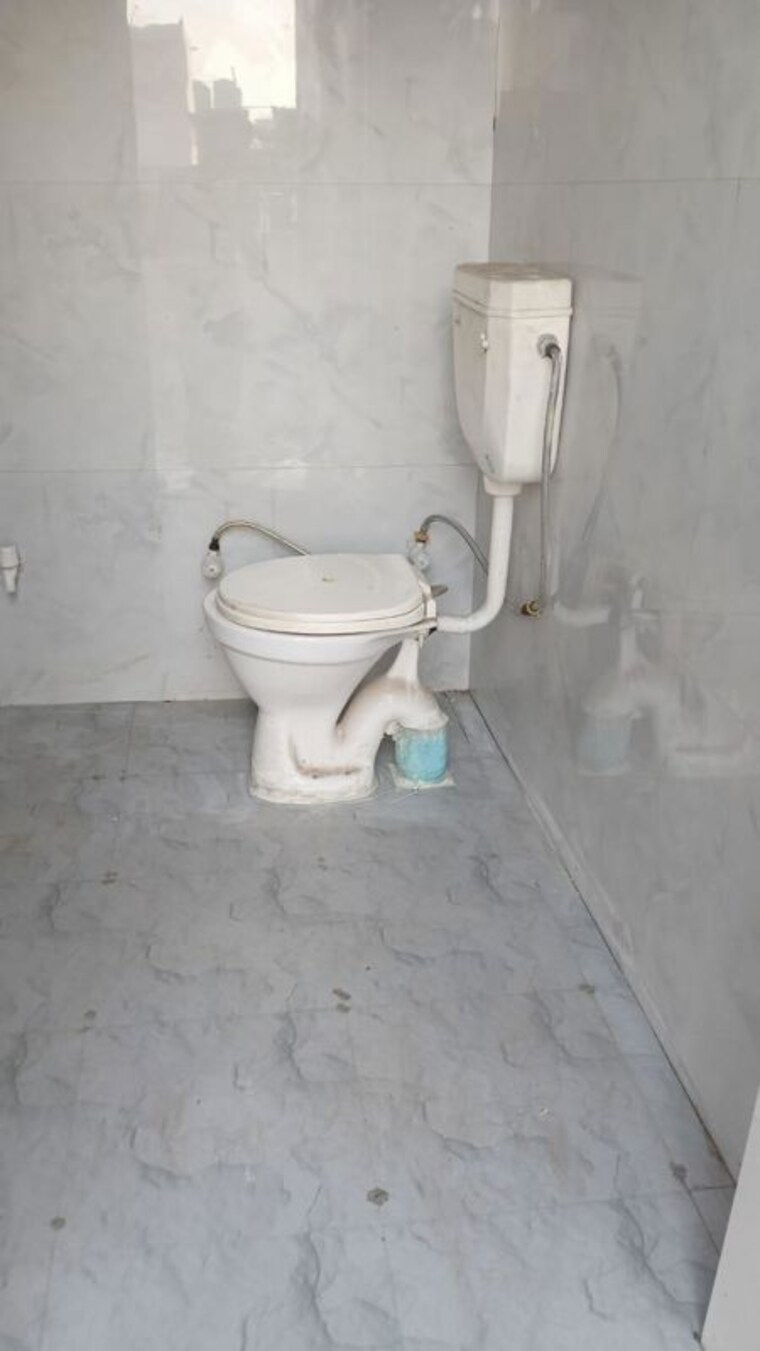 Bathroom, laxmi nagar 1 RK 150 Sq.Ft. Independent House In Laxmi Nagar Delhi 9724299