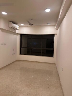 Room in 2 BHK Apartment at Shapoorji Pallonji Vicinia, Powai – for Rent