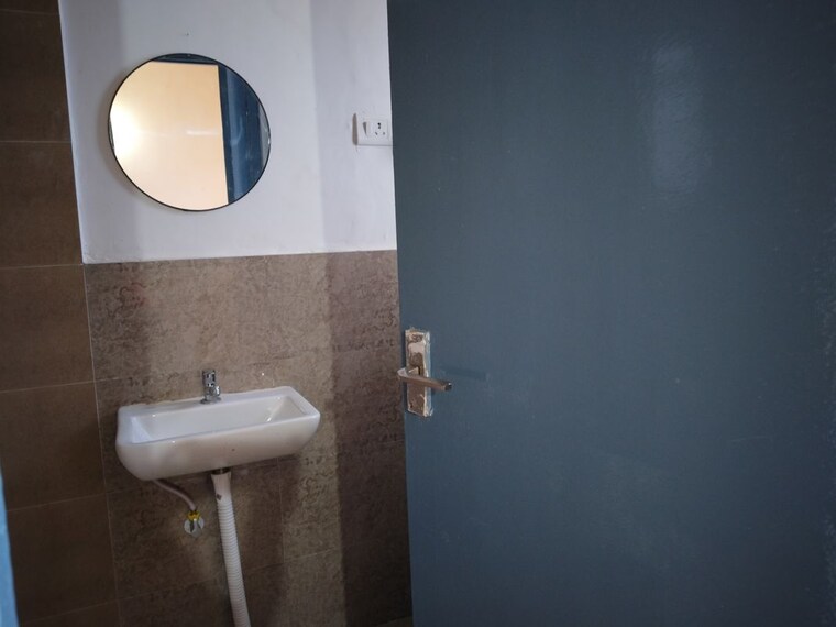 Bathroom, suncity-avenue-76 2 Bedroom 582 Sq.Ft. Apartment In Sector 76 Gurgaon 9724357