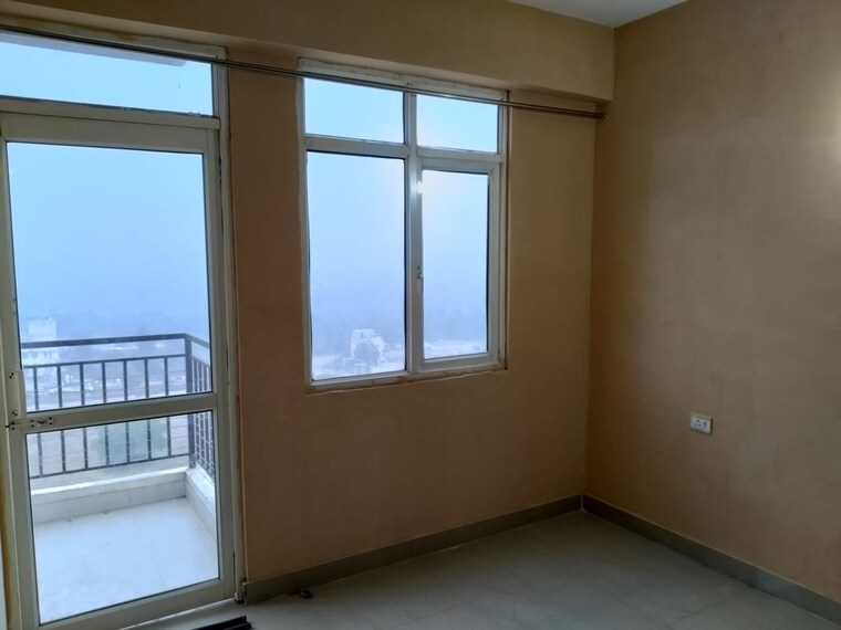 Room, suncity-avenue-76 2 Bedroom 582 Sq.Ft. Apartment In Sector 76 Gurgaon 9724357