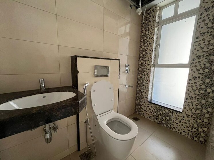 Bathroom, mantra-mirari 3 Bedroom 1300 Sq.Ft. Apartment In Koregaon Park Pune 9724360