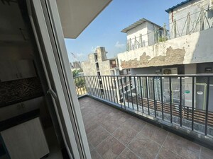 Balcony in 2 BHK Builder Floor at Hong Kong Bazaar, Sector 57 – for Rent