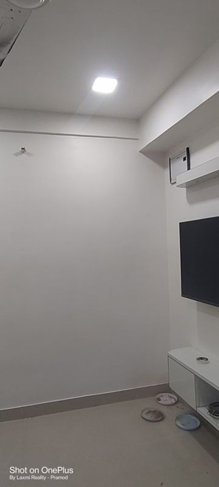 Room, shrinivas-tower 1 Bedroom 300 Sq.Ft. Apartment In Lower Parel Mumbai 9721915