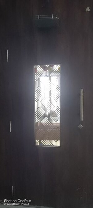 Room in 1 BHK Apartment at Shrinivas Tower, Lower Parel – for Rent