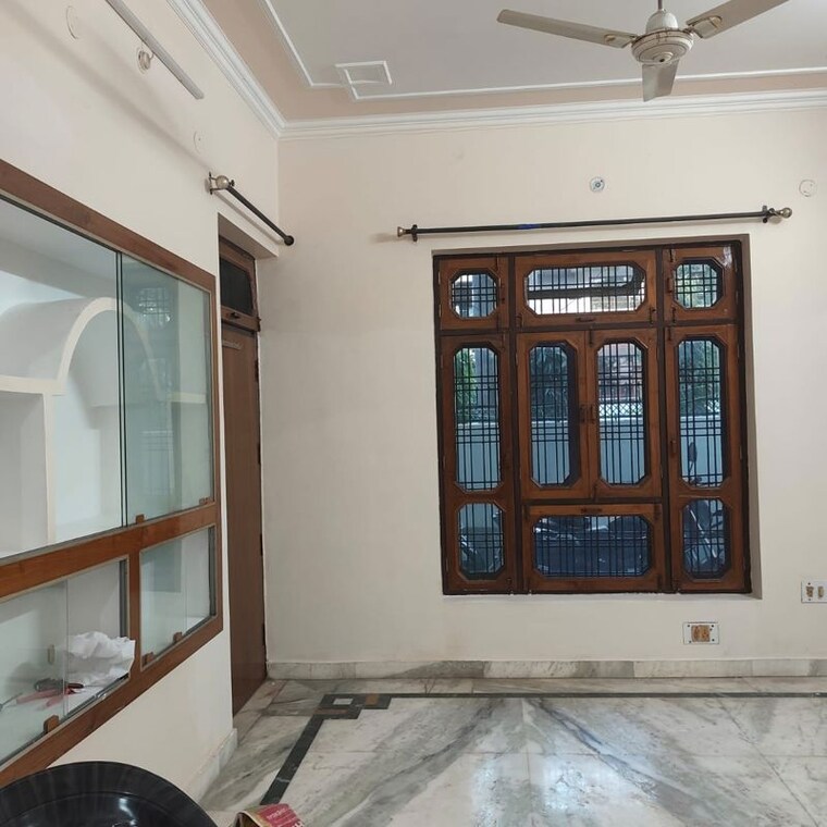 Room, gomti nagar Pg For Girls In Gomti Nagar 9724466