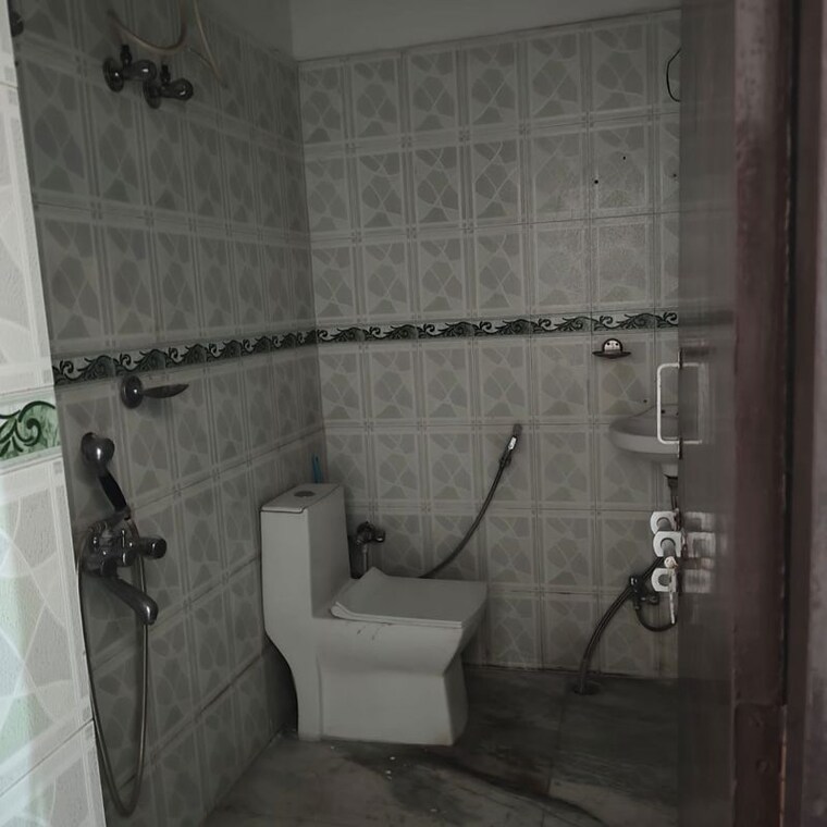 Bathroom, gomti nagar Pg For Girls In Gomti Nagar 9724466