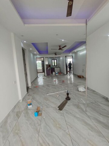 Parking in 3 BHK Builder Floor at Kohli One Malibu Town, Sector 47 – for Rent