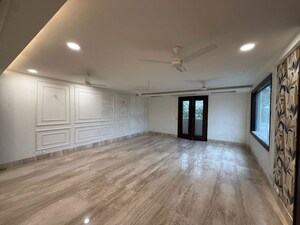 Room in 4 BHK Builder Floor at Panchsheel Park – for Sale