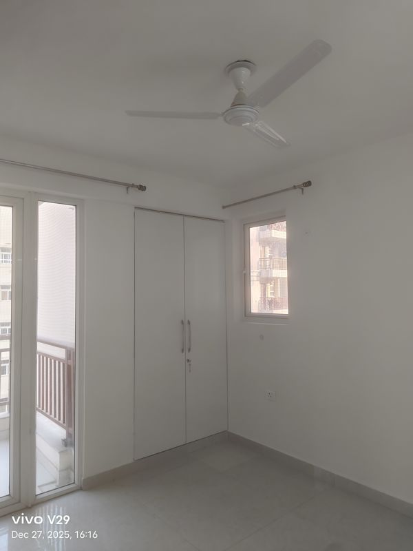 3 BHK + Extra Room 1950 Sq.Ft. Apartment in Emaar The Palm Drive-The Premier Terraces