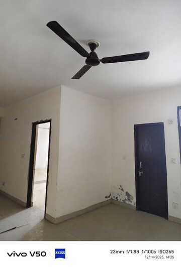 Room in 3.5 BHK Apartment at Sanchar Residency, Raj Nagar Extension – for Sale