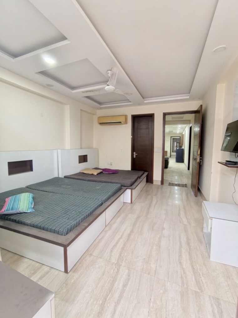 Room, chattarpur 4 Bedroom 2000 Sq.Ft. Builder Floor In Chattarpur Delhi 9724584