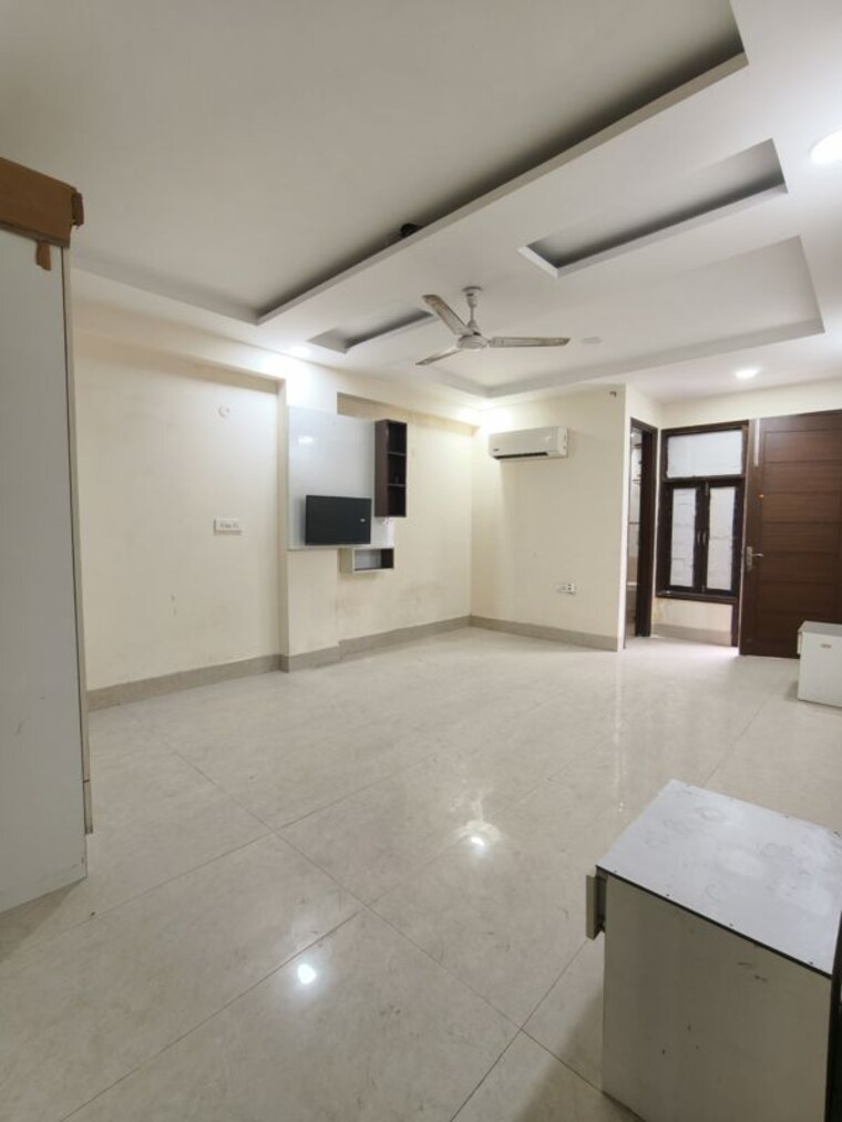 Room, chattarpur 4 Bedroom 2000 Sq.Ft. Builder Floor In Chattarpur Delhi 9724584