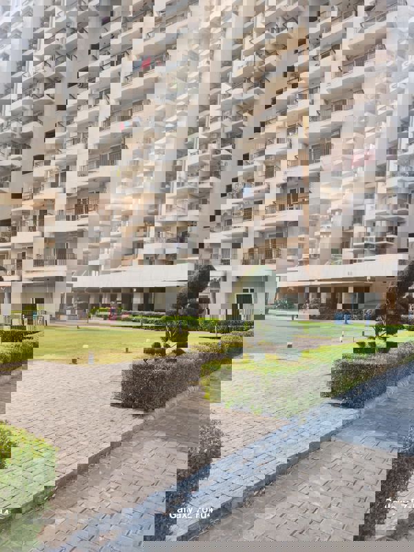 2.5 BHK + Study Room Apartment For Sale in Ashiana Mulberry