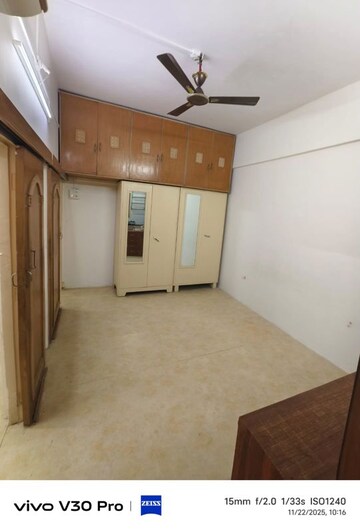 Room in 1 BHK Apartment at Santacruz East – for Rent