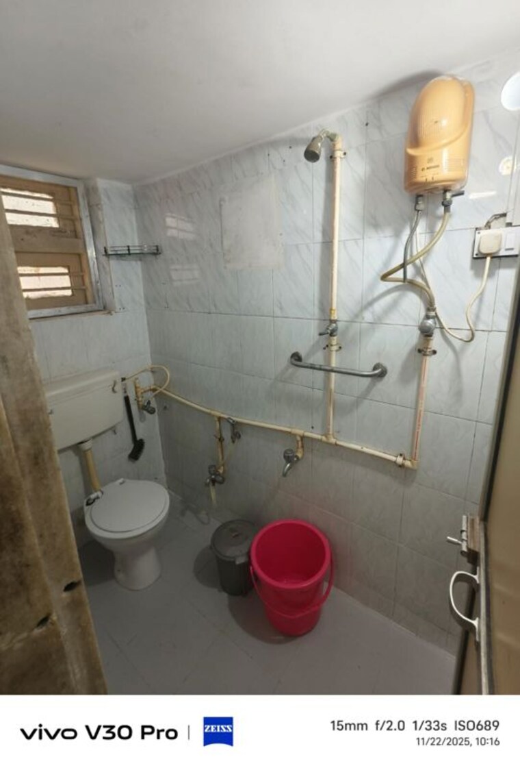 Bathroom, santacruz east 1 Bedroom 500 Sq.Ft. Apartment In Santacruz East Mumbai 9724629