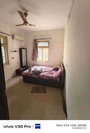 Furnished Amenities in 1 BHK Apartment at Santacruz East – for Rent
