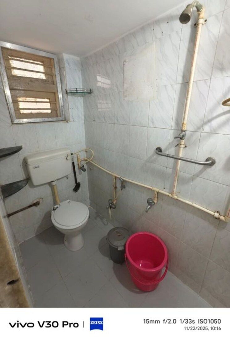 Bathroom, santacruz east 1 Bedroom 500 Sq.Ft. Apartment In Santacruz East Mumbai 9724629