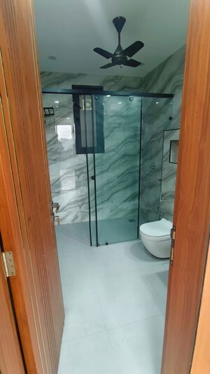 Room in 3 BHK Builder Floor at Palam Vihar – for Rent