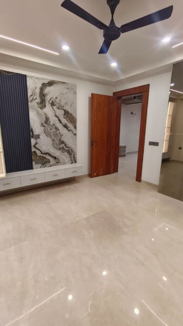 Room, palam vihar 3 Bedroom 2200 Sq.Ft. Builder Floor In Palam Vihar Gurgaon 9724635