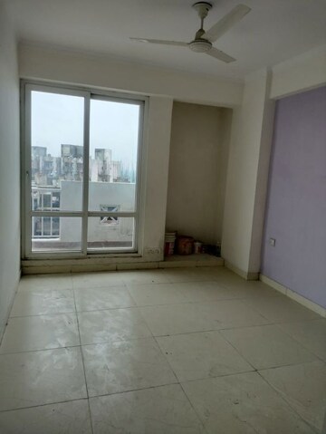 Room in 3 BHK Apartment at Value Meadows Vista, Raj Nagar Extension – for Sale