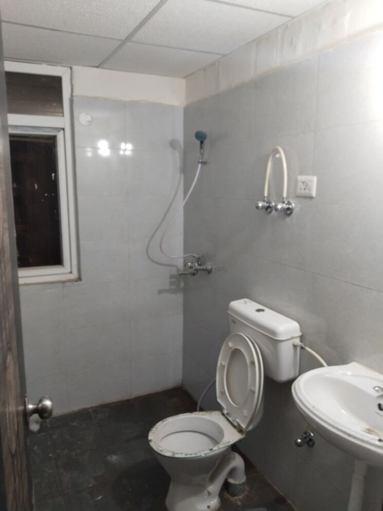 Bathroom, vatika-inxt-emilia-floors 2 Bedroom 929 Sq.Ft. Apartment In Sector 82 Gurgaon 9724705