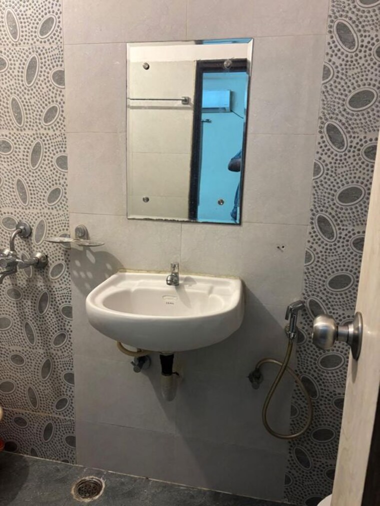 Bathroom, kondapur 3 Bedroom 1850 Sq.Ft. Builder Floor In Kondapur Hyderabad 9724706