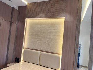 Room in 2 BHK Apartment at Shapoorji Pallonji BKC 28, Bandra East – for Rent