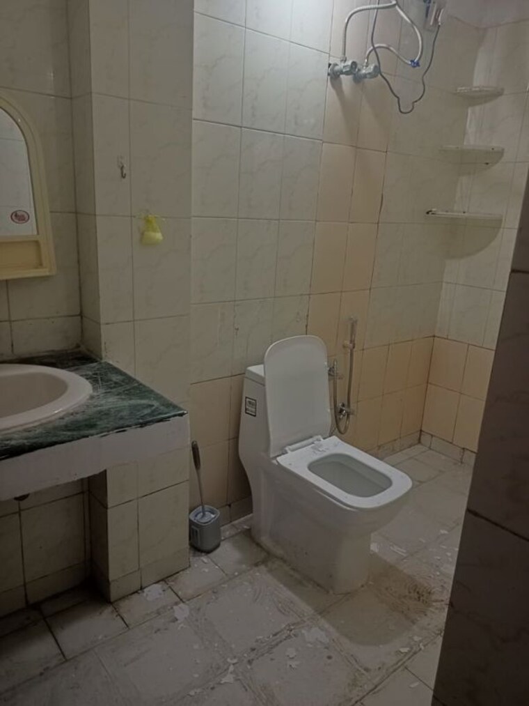 Bathroom, ansal-sushant-apartments 3 Bedroom 215 Sq.Ft. Builder Floor In Sushant Lok I Gurgaon 9724746