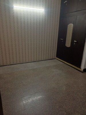 Room in 3 BHK Builder Floor at Ansal Sushant Apartments, Sushant Lok I – for Rent