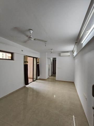 2 BHK Apartment For Rent in Lodha Lakeshore Greens, Dombivli East