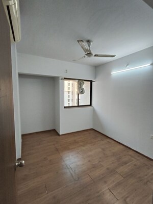 Room in 2 BHK Apartment at Lodha Lakeshore Greens, Dombivli East – for Rent