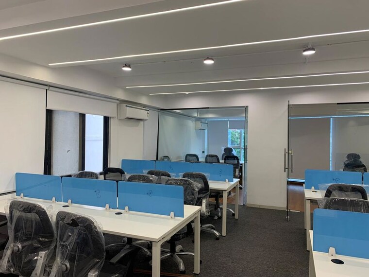 Team Area, south tukoganj Commercial Office Space 1150 Sq.Ft. In South Tukoganj Indore 9724809