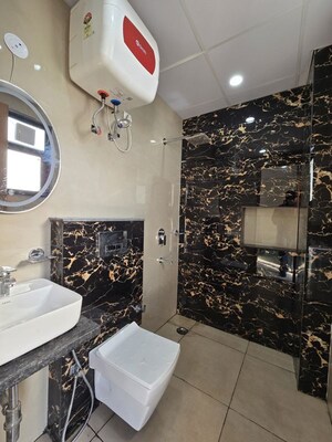 Master Bedroom in 3 BHK Builder Floor at Gupta Awas, Sector 43 – for Rent