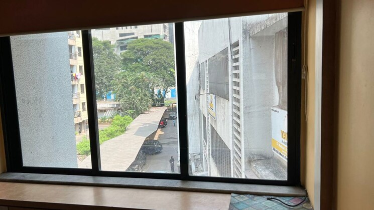 Balcony, mulund west Commercial Office Space 500 Sq.Ft. In Mulund West Mumbai 9724824