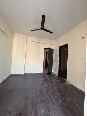 Room in 2 BHK Apartment at Aditya Urban Casa, Sector 78 – for Rent
