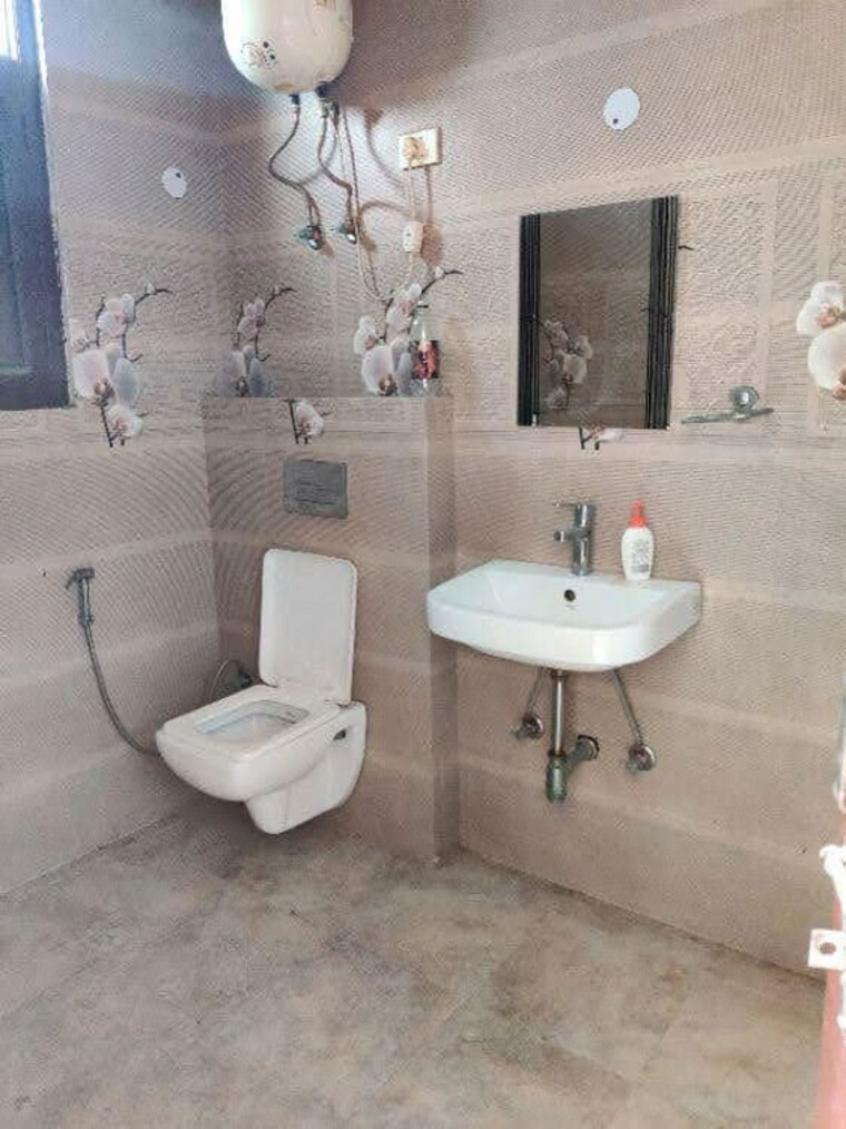Bathroom, sector 56 2 Bedroom 1261 Sq.Ft. Builder Floor In Sector 56 Gurgaon 9724840