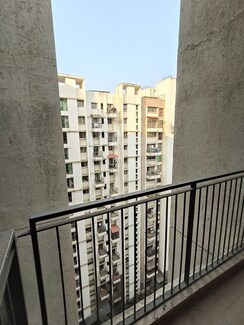 2 BHK + Pooja Room,Extra Room Apartment For Sale in Lodha Lakeshore Greens