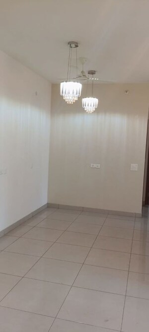 Room in 3 BHK Apartment at ABA Ivy County, Sector 75 – for Rent