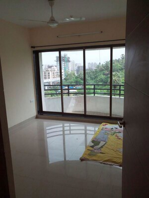Room in 3 BHK Apartment at Sanghvi Heights, Wadala – for Rent
