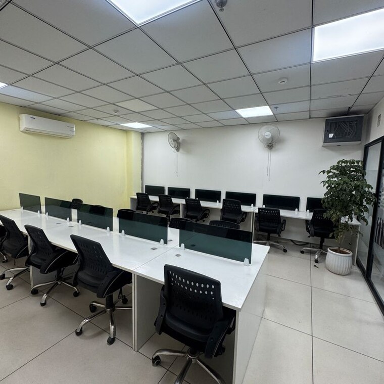 Team Area, phase 7 Commercial Office Space 1000 Sq.Ft. In Phase 7 Mohali 9724919