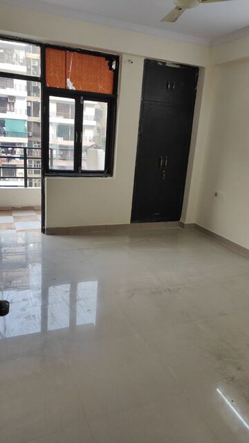 Room in 3 BHK Apartment at High End Paradise II, Raj Nagar Extension – for Sale