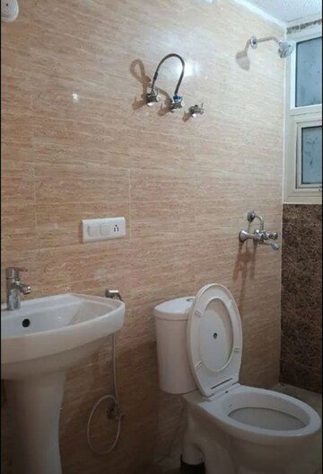 Bathroom in 3 BHK Apartment at Gomti Nagar – for Rent