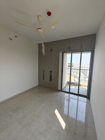 Room in 3 BHK Apartment at Kharadi – for Rent