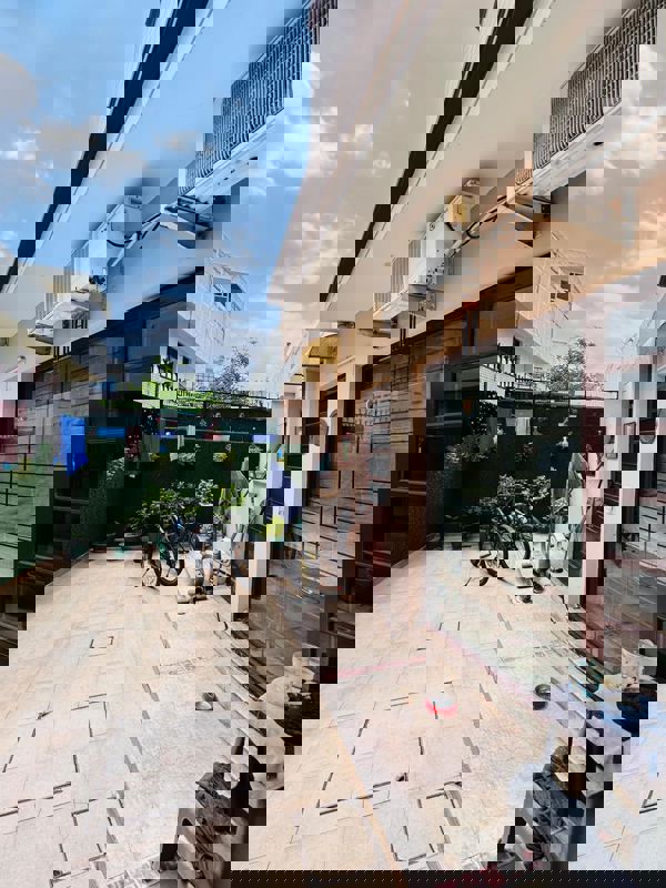 4 BHK + Servant Room Independent House For Sale in Lr Buildcon