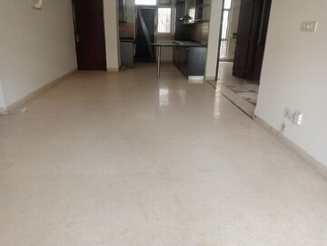 Room in 3 BHK Apartment at Parsvnath Green Ville, Sector 48 – for Sale